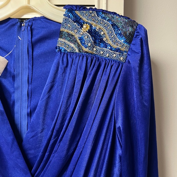 Dress - Picture 1 of 7